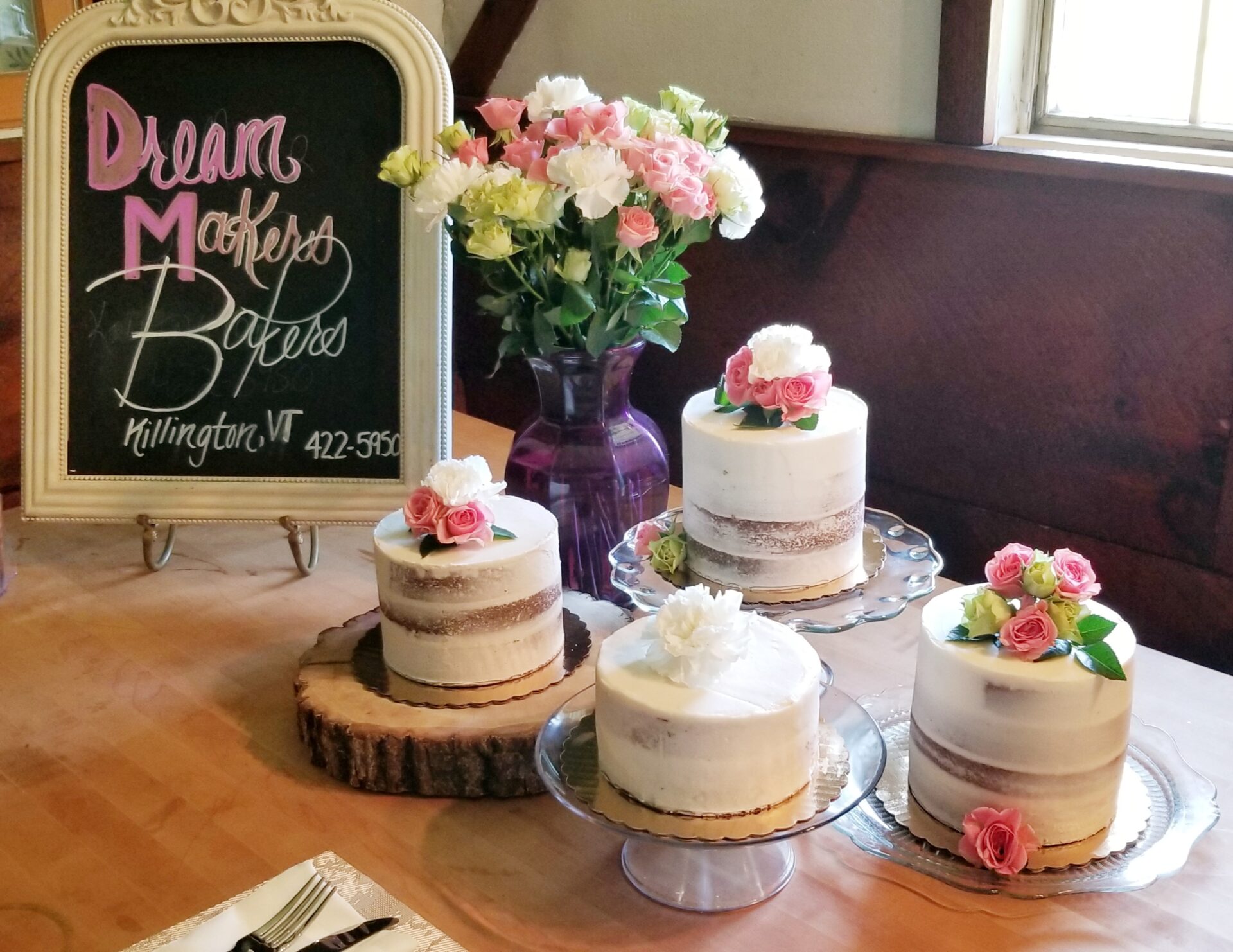 https://dreammakerbakers.com/wp-content/uploads/2021/04/Wedding-Tasting-at-Dream-Maker-Bakers.jpg